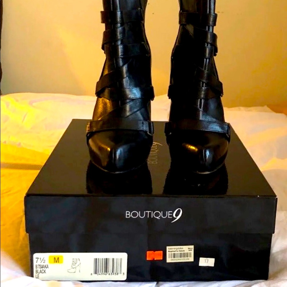 Boutique 9, Ankle Boots.